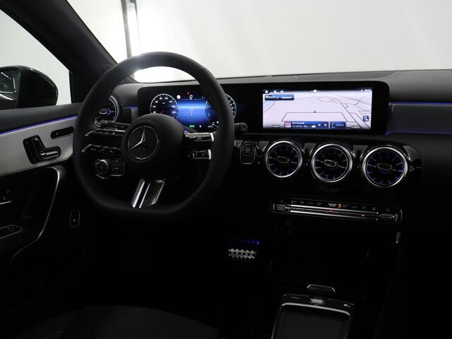 Mercedes-Benz A-KLASSE 250 e Business Solution AMG | Panoramaschuifdak | AMG Plus Line | Head up | Nightpakket | 19 inch AMG-velgen |