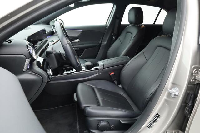 Mercedes-Benz A-KLASSE 250 e Business Solution Luxury Limited | Elek. Trekhaak | Leder | Stoelverw. | Navi | Camera | All Season | Cruise Control | 17''
