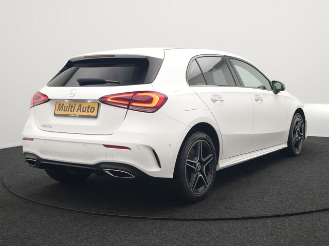 Mercedes-Benz A-KLASSE 250 e AMG Line Plug In Hybrid 218pk Dealer O.H. PHEV | Widescreen Navi | Camera | Alcantara Sportstoelen Verwarmd | Keyless | Sfeerverlichting | Cruise Control | Virtual | DAB | 18"L.M |