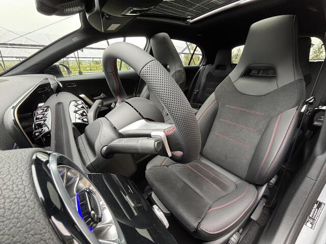 Mercedes-Benz A-KLASSE 180 Business Solution AMG | Night | Panoramaschuifdak | Achteruitrijcamera | Sfeerverlichting | MULTIBEAM LED | 19 inch AMG-velgen |