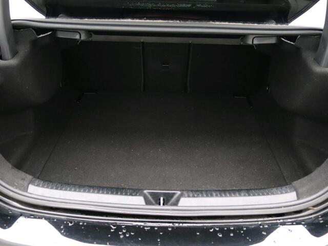 Mercedes-Benz A-KLASSE 200 Business Solution AMG AMG Line | Night Pakket | Stoelverwarming | Sfeerverlichting. | MultiBeam Ledkoplampen. Inclusief 24 maanden MB Certified garantie voor Europa.