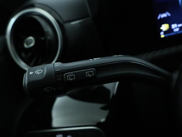 Mercedes-Benz A-KLASSE 200 Business Solution | Panoramadak | Stoelverwarming | LED | Car Play | Parkeerpakket met Camera | Inclusief 24 maanden Mercedes-Benz Certified garantie voor Europa.