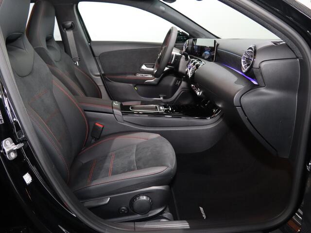 Mercedes-Benz A-KLASSE 250e Business Solution AMG | Panoramaschuifdak | Night | Achteruitrijcamera| Stoelverwarming voor | LED koplampen |
