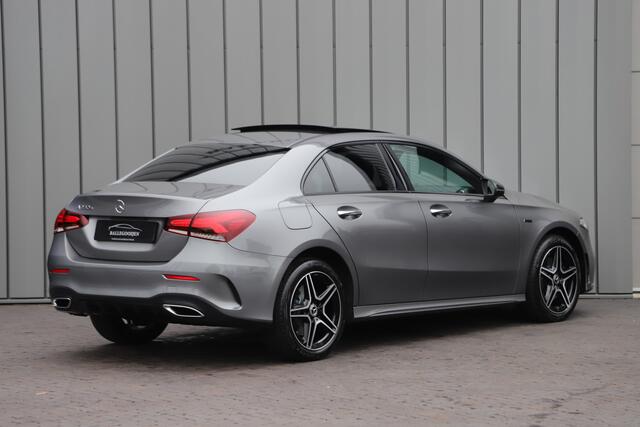Mercedes-Benz A-KLASSE 250e Sedan AMG | 218PK | Pano | Keyless-go | Sfeerverlichting | Memory | Multibeam | Standkachel | Widescreen | NL-Auto | 2021.