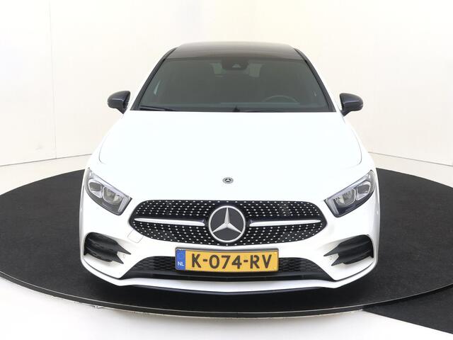 Mercedes-Benz A-KLASSE 180 Premium | AMG-Line | Panorama-dak | Multi-spaaks 19"