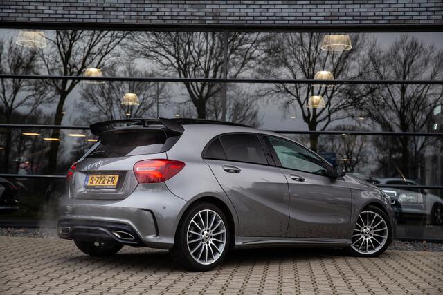 Mercedes-Benz A-KLASSE 180 Business Solution AMG , Panoramadak, Achteruitrijcamera,