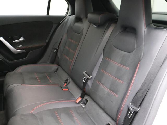 Mercedes-Benz A-KLASSE 250 e Business Solution AMG Limited AMG Line | Night Pakket | Panorama Schuif-Kanteldak | Sfeerverlichting. Inclusief 24 maanden Mercedes-Benz Certified garantie voor Europa.