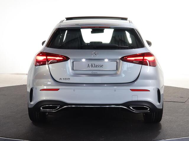 Mercedes-Benz A-KLASSE 180 Business Solution AMG | Panoramaschuifdak | Achteruitrijcamera | Nightpakket | MULTIBEAM LED | Stoelverwarming |