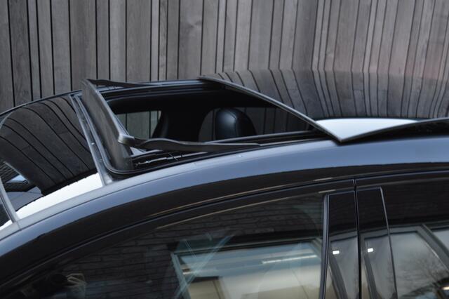 Mercedes-Benz A-KLASSE 250 e AMG Led Panorama Widescreen Sfeer Camera Night Augmented Pdc