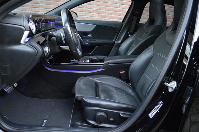 Mercedes-Benz A-KLASSE 250 e AMG Led Panorama Widescreen Sfeer Camera Night Augmented Pdc