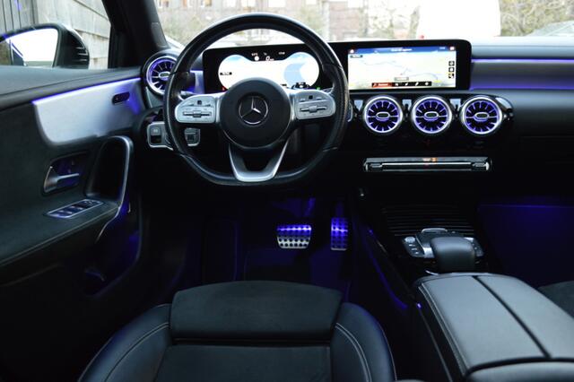 Mercedes-Benz A-KLASSE 250 e AMG Led Panorama Widescreen Sfeer Camera Night Augmented Pdc