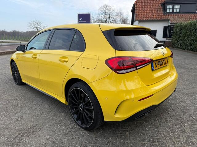 Mercedes-Benz A-KLASSE A 250e Edetion 1 AMG Navi/Multibeam/Night/White-screen/Voll