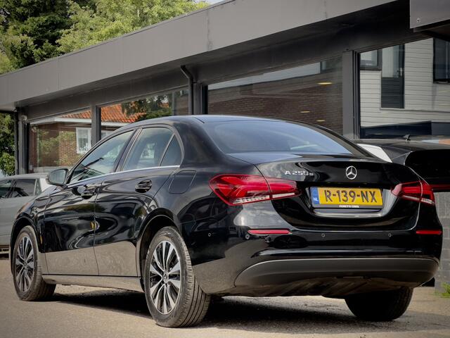 Mercedes-Benz A-KLASSE 250 e AUT8 LUXURY-LINE LEDER NAVI CAMERA VIRTUAL-DASH LED LMV PDC