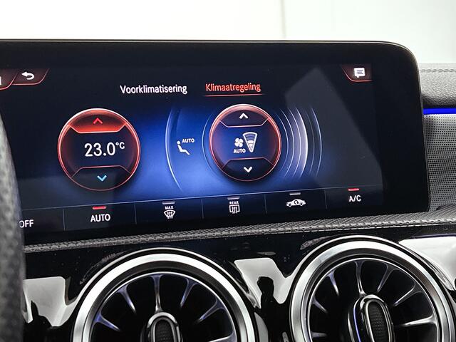 Mercedes-Benz A-KLASSE 250 e AMG Plug-In Hybride AMG Line | Night Pakket | Sfeerverlichting |Stoelverwarming | Achteruitrijcamera | Ledkoplampen. Inclusief 24 maanden MB Certified garantie voor Europa.