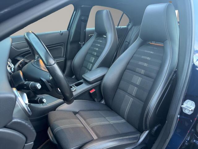 Mercedes-Benz A-KLASSE A 180 Urban PANO Automaat Stoelverwarming 1e Eigenaar