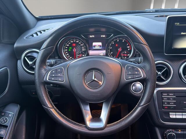 Mercedes-Benz A-KLASSE A 180 Urban PANO Automaat Stoelverwarming 1e Eigenaar