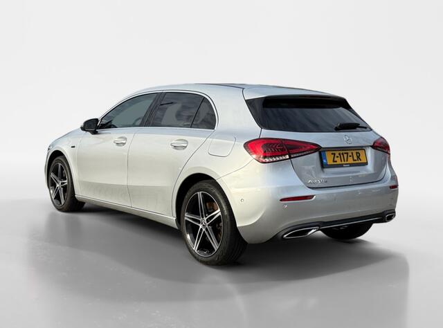 Mercedes-Benz A-KLASSE 250 e I LED I Widescreen I Half-leder I Keyless | Apple Carplay/Android Auto | LED koplampen | Parkeersensoren voor en achter