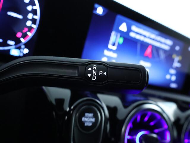 Mercedes-Benz A-KLASSE 250 e Star Edition AMG Line | AMG Line | Sfeerverlichting | Achteruitrijcamera | Apple CarPlay | Inclusief 24 maanden MB Certified garantie voor Europa.