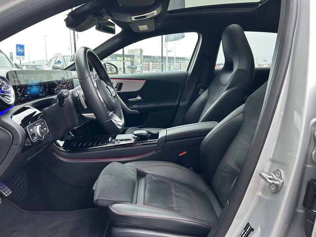 Mercedes-Benz A-KLASSE 180 Business Solution AMG | Memory | Panoramadak | Sfeerverlichting