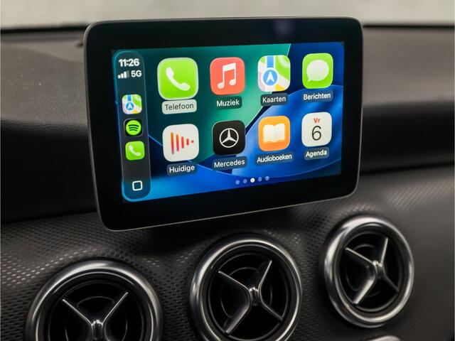 Mercedes-Benz A-KLASSE 180 AMG Sport Automaat (APPLE CARPLAY, GROOT NAVI, CAMERA, LEDER, STOELVERWARMING, SPORTSTOELEN, GETINT GLAS, KEYLESS START, NIEUWE APK, NIEUWSTAAT)