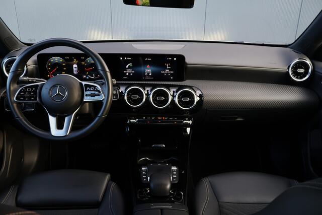 Mercedes-Benz A-KLASSE 180 Business Solution AMG Automaat | NL Auto | Wide Screen | Stoelverwarming | Camera | Half Leer