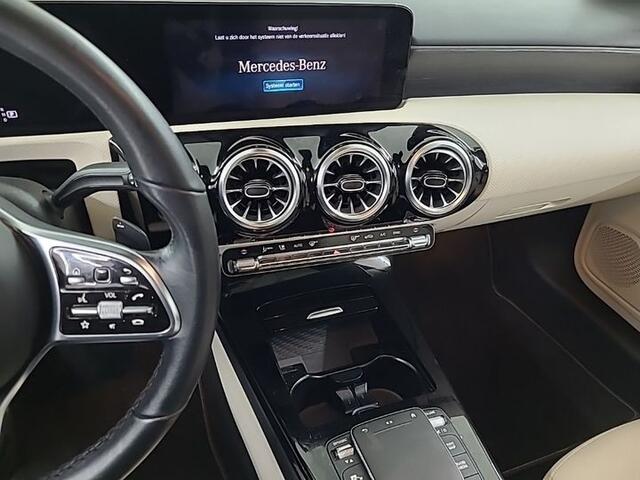 Mercedes-Benz A-KLASSE 180 Premium Plus / Panodak / Sfeer/ Leder