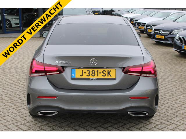 Mercedes-Benz A-KLASSE 250e AUT8 AMG Limited NIGHT PAKKET PANORAMADAK SFEER DISTRONIC CARPLAY