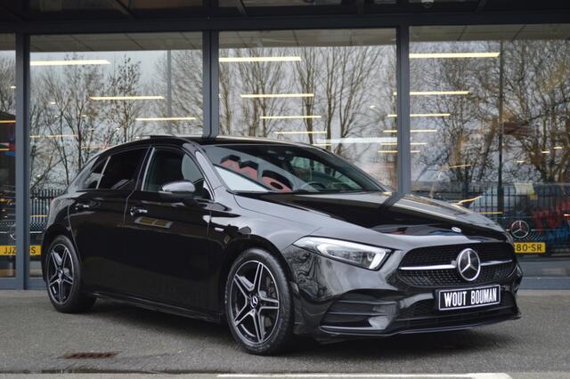 Mercedes-Benz A-KLASSE 200 AMG Led Panorama Distronic Widescreen Sfeer Camera Night Pdc