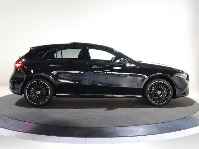 Mercedes-Benz A-KLASSE 250e Business Solution AMG | Panoramadak | Stoelverwarming | Achteruitrijcamera | Multibeam LED | Keyless Entry/Go | Nightpakket |