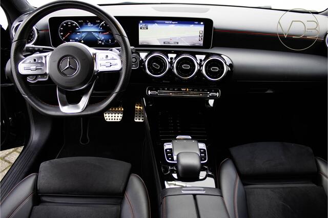 Mercedes-Benz A-KLASSE 180 Business Solution AMG Origineel NL Trekhaak