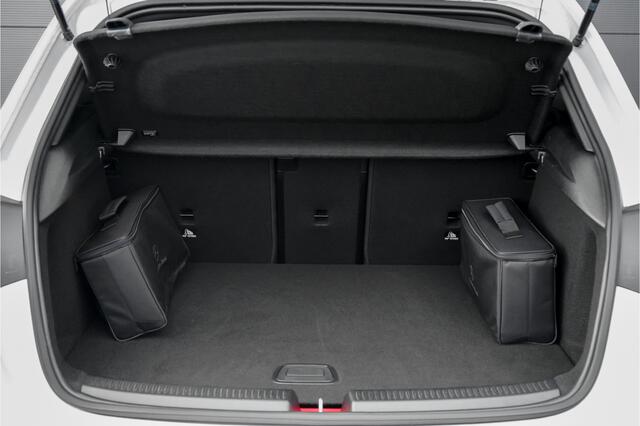 Mercedes-Benz A-KLASSE 250 e Business Solution AMG Limited Pano Camera 19"