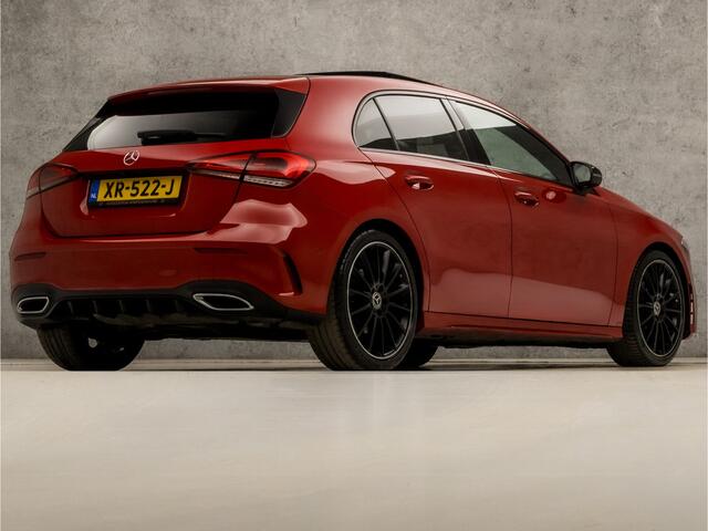 Mercedes-Benz A-KLASSE 200 AMG Sport 164Pk Automaat (SCHUIFDAK, GROOT NAVI, SFEERVERLICHTING, LEDER/ALCANTARA, SPORTSTOELEN, STOELVERWARMING, WIDESCREEN, CAMERA, NIEUWSTAAT)