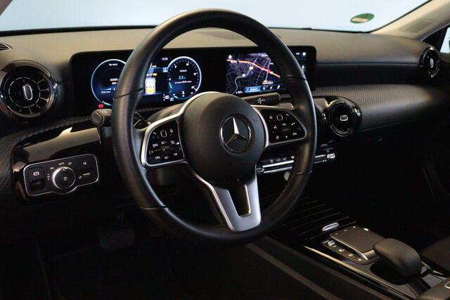 Mercedes-Benz A-KLASSE 180 Business Solution Automaat | NAVI | CAMERA + PDC | CRUISE | STOELVERW | WIDE-SCREEN |