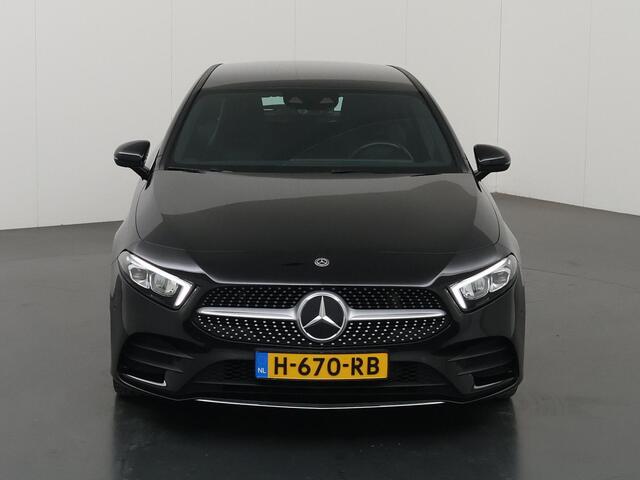 Mercedes-Benz A-KLASSE 220 Launch Edition | AMG | Widescreen | Spiegelpakket | Achteruitrijcamera |