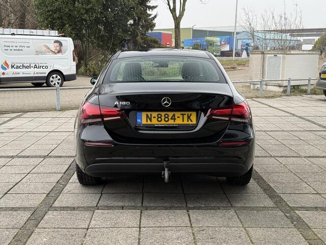 Mercedes-Benz A-KLASSE 180 Aut. Business Sol. | Trekhaak | Camera | Navi |