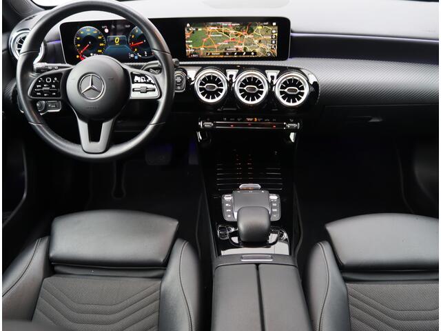 Mercedes-Benz A-KLASSE 180 Business Solution | Widescreen | Sfeerverlichting