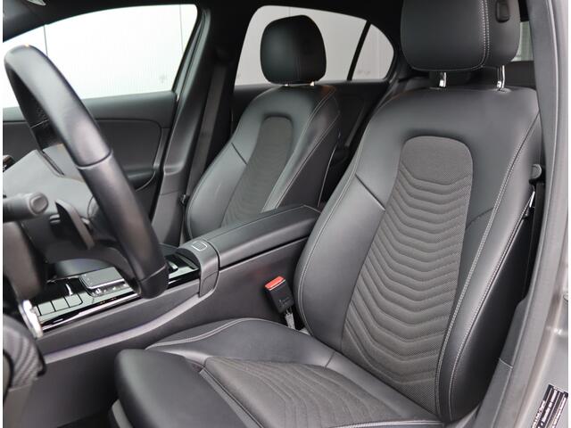 Mercedes-Benz A-KLASSE 180 Business Solution | Widescreen | Sfeerverlichting