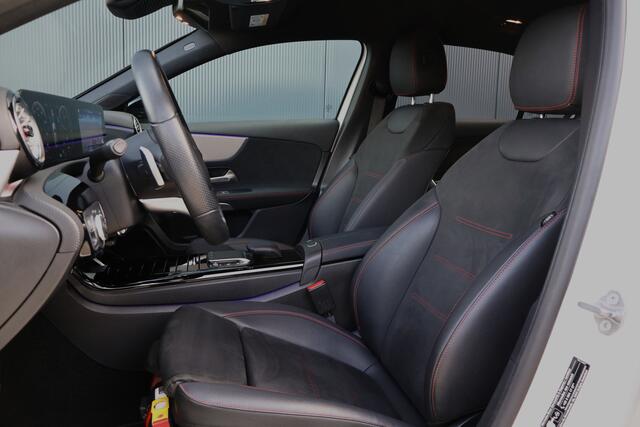 Mercedes-Benz A-KLASSE 250 e Business Solution AMG Line Automaat | Widescreen | Sfeerverlichting | Camera | 18 Inch | Night pakket