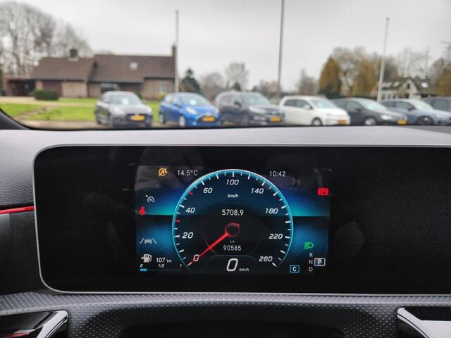 Mercedes-Benz A-KLASSE 200 Business Sol. AMG, Sportstoelen, Camera, Clima, Widescreen