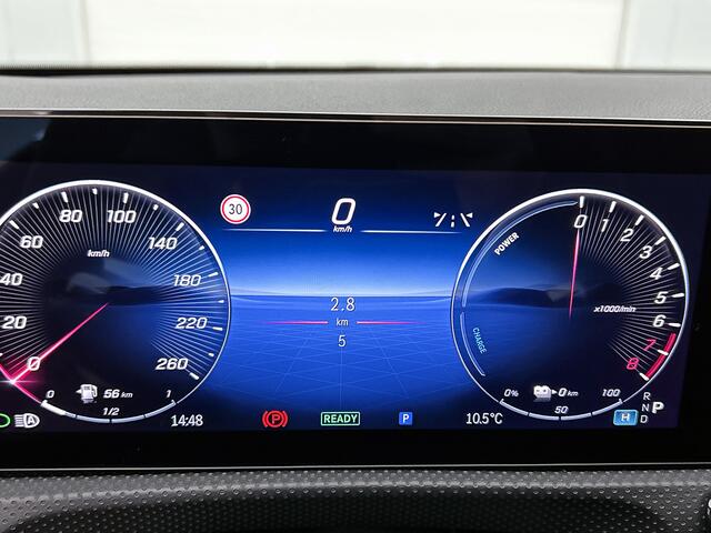 Mercedes-Benz A-KLASSE 250 e Business Solution AMG | Panoramaschuifdak | Smartphone-integratie | Sfeerverlichting | MULTIBEAM LED | Stoelverwarming voor | Achteruitrijcamera |