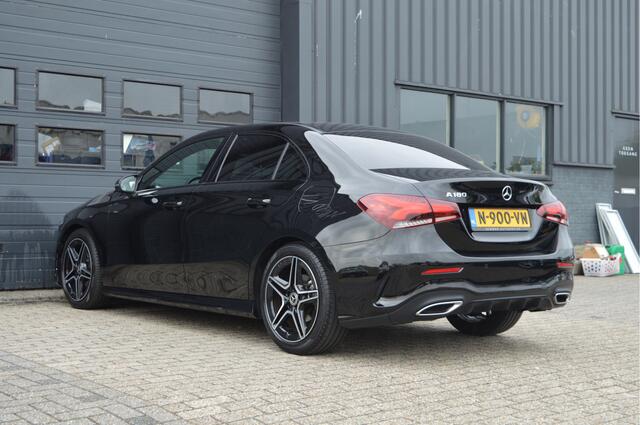 Mercedes-Benz A-KLASSE 180 Business Solution AMG | CAMERA | SFEERVERLICHTING |