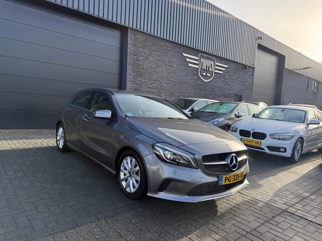 Mercedes-Benz A-KLASSE 180 Business Solution | 2E EIGENAAR | 12MND GARANTIE | AUTOMAAT | CRUISE | LED | NAVI | TREKHAAK |