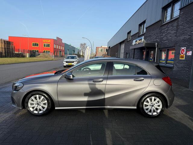 Mercedes-Benz A-KLASSE 180 Business Solution | 2E EIGENAAR | 12MND GARANTIE | AUTOMAAT | CRUISE | LED | NAVI | TREKHAAK |
