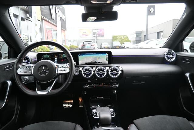 Mercedes-Benz A-KLASSE 200 Business Solution AMG | CAMERA | NAVI | STOELVERWARMING | CRUISE CONTROL | CLIMATE CONTROL | PDC | LMV