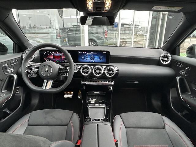 Mercedes-Benz A-KLASSE 250 e AMG | Panoramadak | Night Pakket