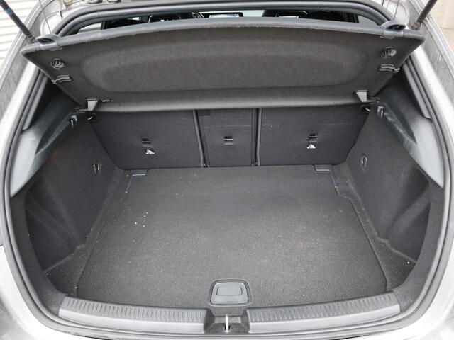 Mercedes-Benz A-KLASSE 220 Launch Edition