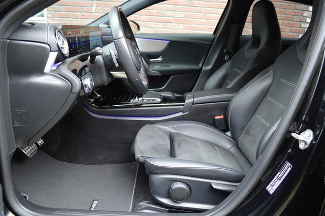 Mercedes-Benz A-KLASSE 250 e AMG Led Panorama Burmester Widescreen Sfeer Camera Night Augmented Pdc