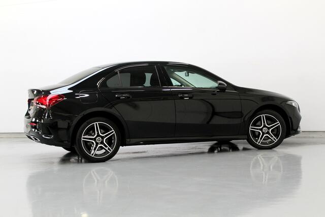 Mercedes-Benz A-KLASSE 250 e AMG Line 161PK, RIJKLAAR | PLUG-IN HYBRIDE | AUTOMAAT | ELEC-ACHTERKLEP | ALCANTARA/LEER