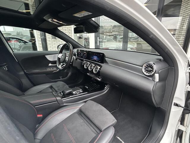 Mercedes-Benz A-KLASSE 180 AMG | Panoramadak | Night Pakket