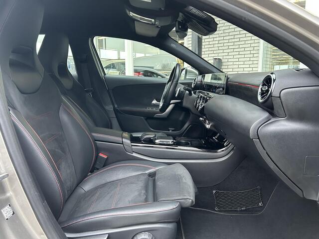 Mercedes-Benz A-KLASSE 180 Business Solution AMG | Trekhaak | Cruise Control | Stoelverwarming